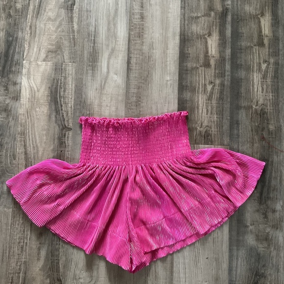 Queen of Sparkles Hot Pink Shimmer Swing Shorts Size XS - Picture 2 of 4